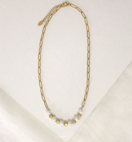 Short Necklace | 'AMOUR' & Pearls. Gold