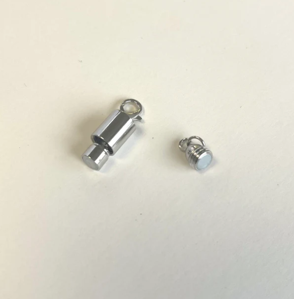 Magnetic & Screw Clasp