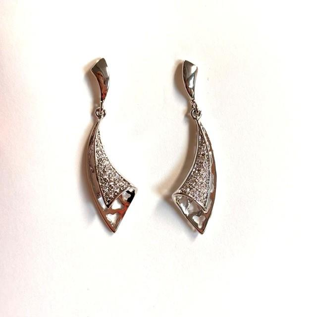 Crystal Drop Earrings with a Touch of Flair