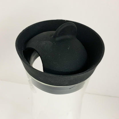 Carafe with Silicone Lid