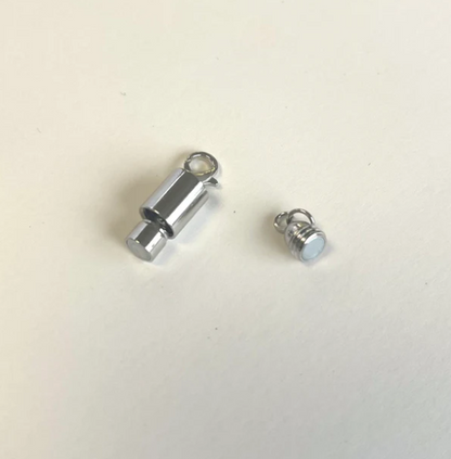 Magnetic & Screw Clasp