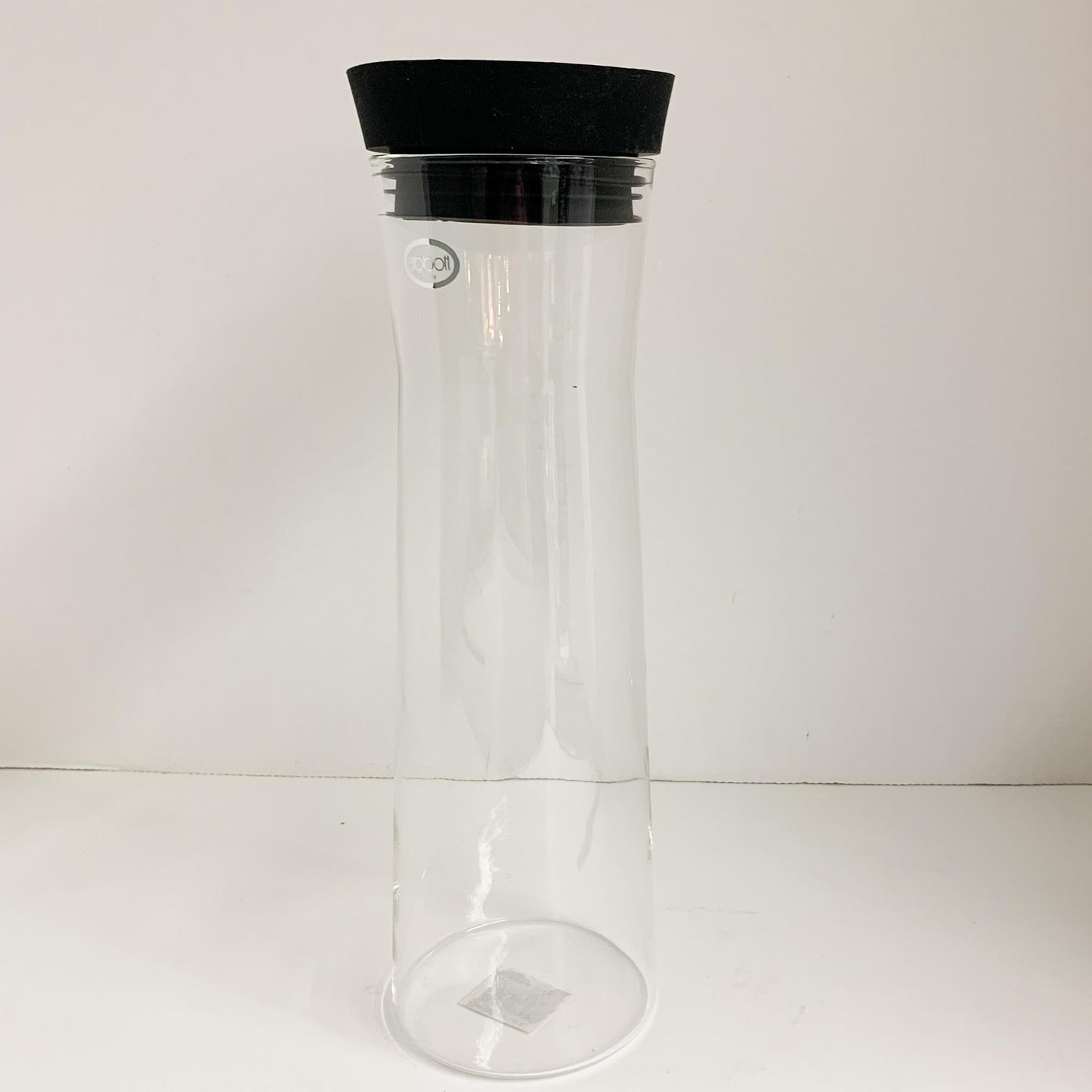 Carafe with Silicone Lid