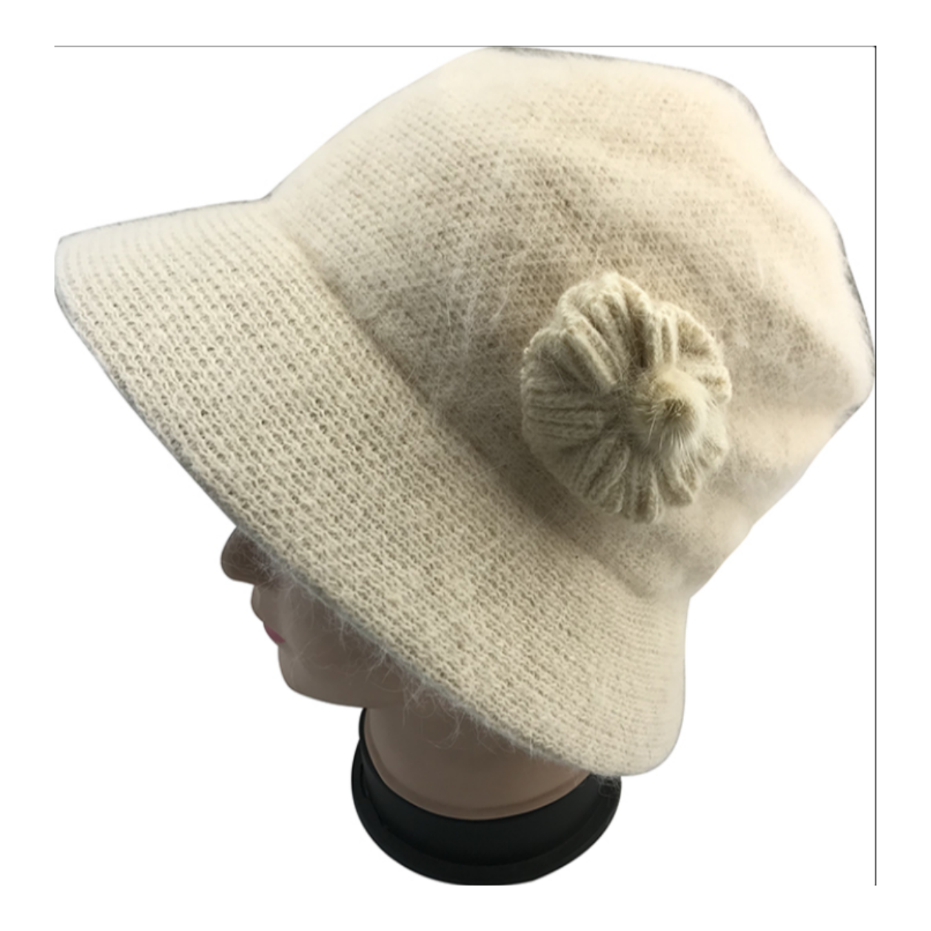Ladies’ Ivory Brimmed Knit Hat with Flower Detail – Lined